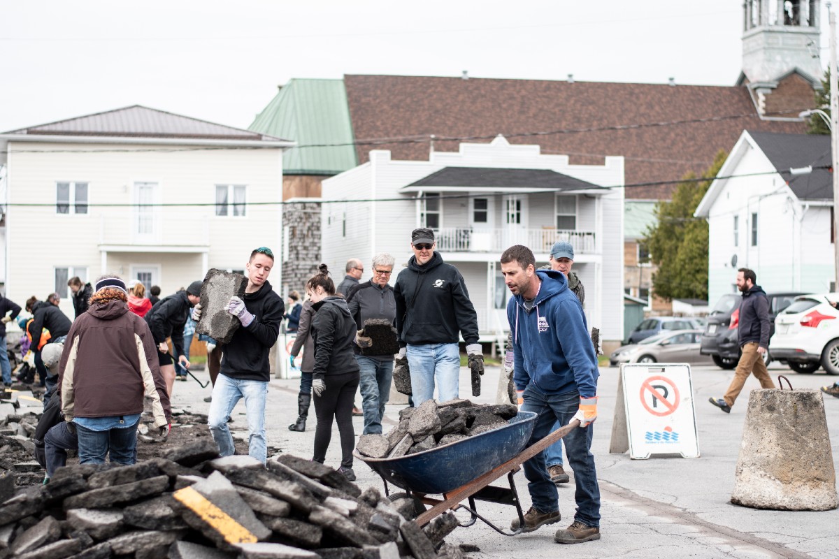 Au Canada, on remplace le goudron par des plantes
